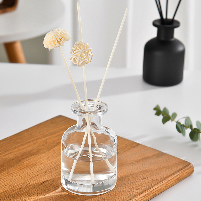 Home Fragrance Oud - 新しい1個入り50mlホームフレグランスディフューザーボトル、パーティーギフト、ガラス容器、リードディフューザー、エッセンシャルオイルボトル、オイルディフューザースティック